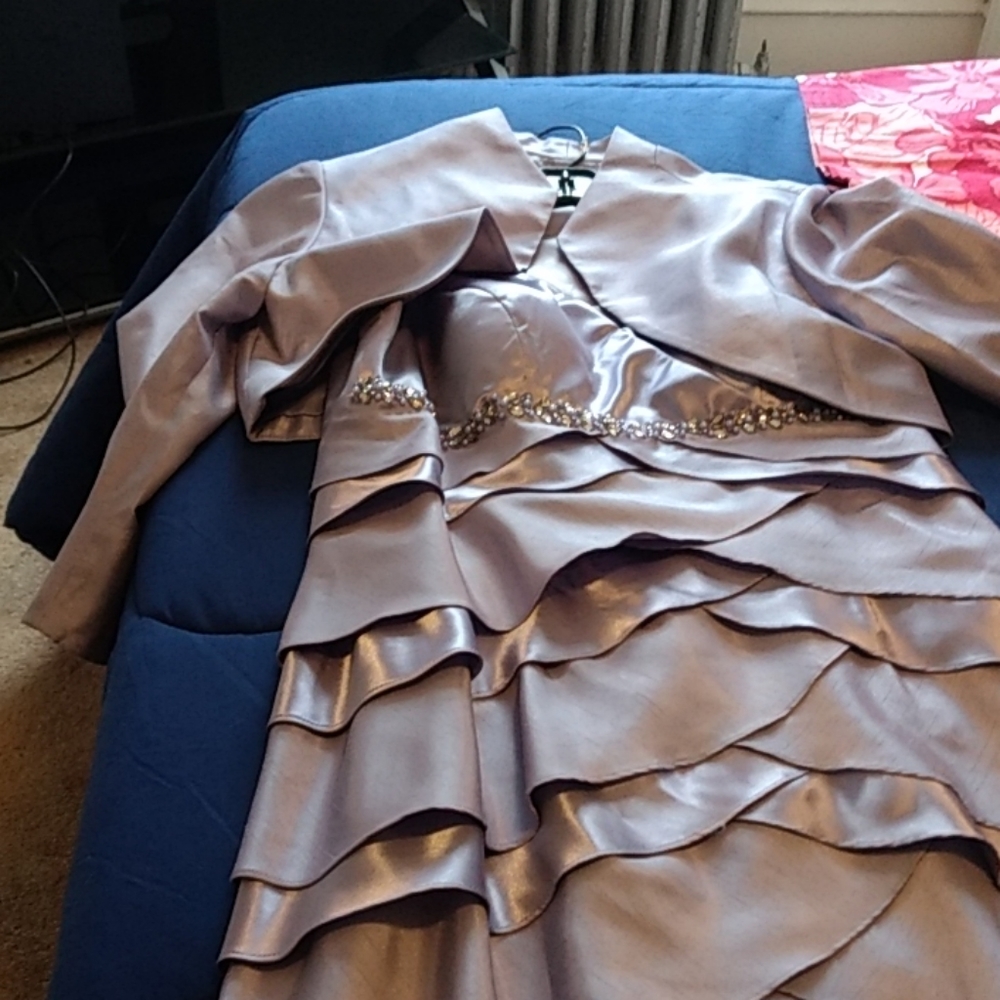 I am selling clothes and purse's and a Christian D